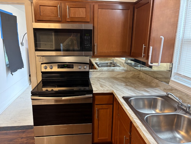 Building Photo - 4408 Cane Run Rd