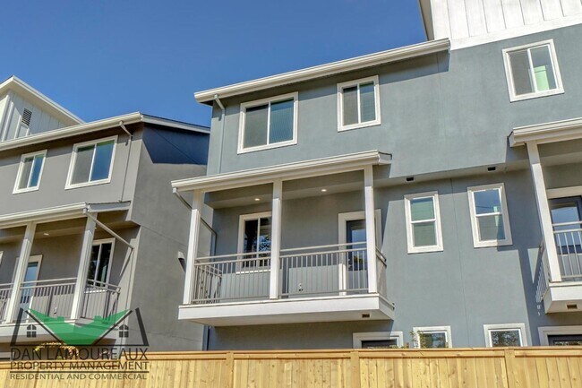 Foto del edificio - 3 br, 2.5 bath House - 455 3rd St