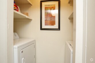 2BR,1BA - Huntleigh Woods