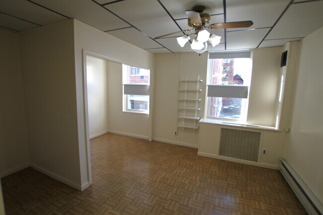 Building Photo - 25 S 21st St