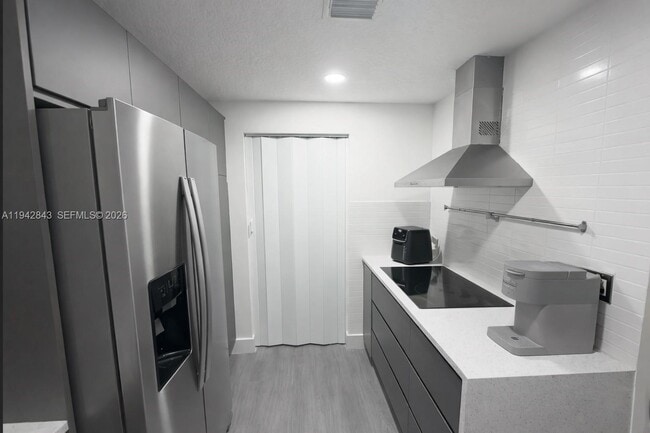 Building Photo - 6670 NW 114th Ave