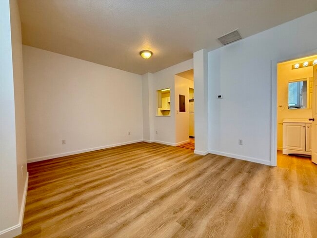 Foto del edificio - 6 S Washington St