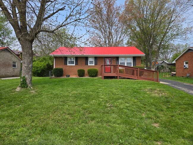 Building Photo - 317 Ashgrove Dr