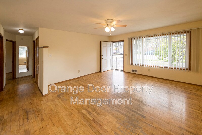 Primary Photo - 1305 B St SE