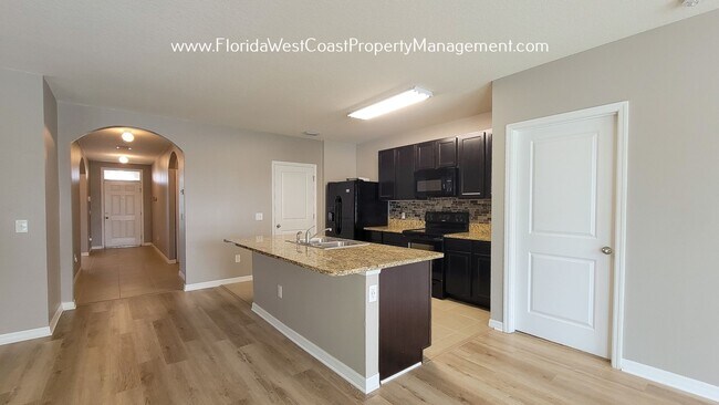 Foto del edificio - LOVELY 3 BEDROOM/2 BATH HOME WITH FENCED YARD! WILLOW WALK- PALMETTO!!!