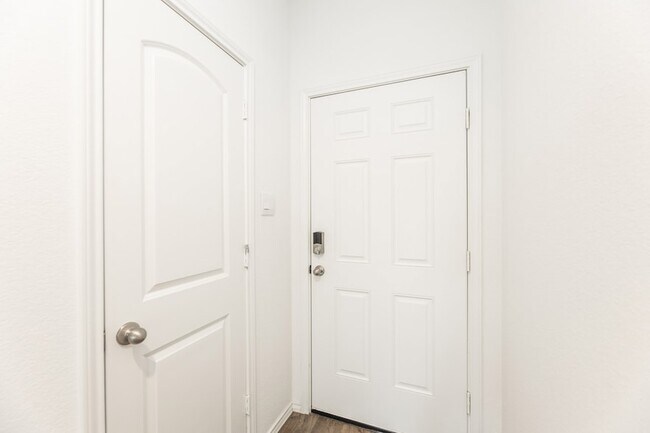 Foto del edificio - 21391 Owl Rd