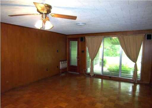 Building Photo - 6036 Eastwood Dr
