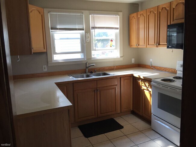 Building Photo - 6 br, 2 bath House - 149 Hill St 149 Hill ...