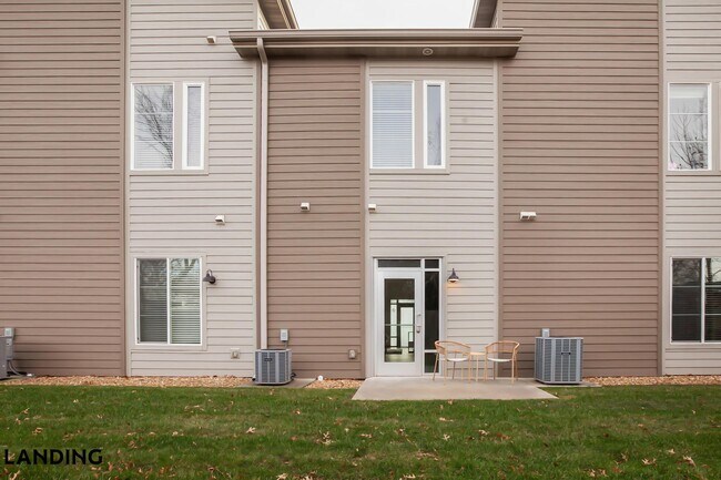 Building Photo - 2621 S Jefferson Ave