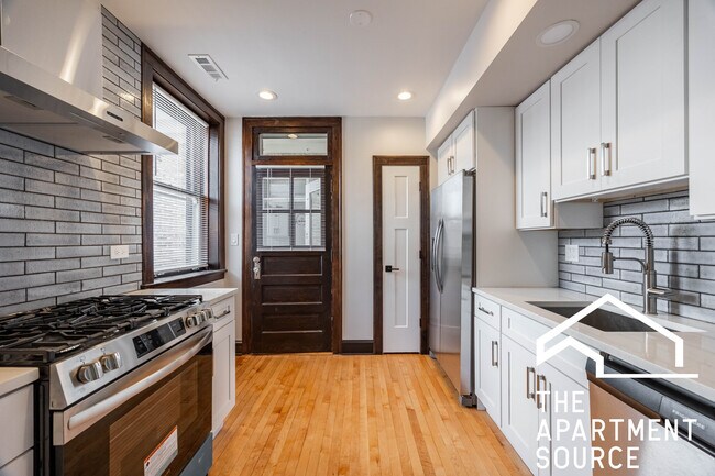 Building Photo - 6409 N Talman Ave