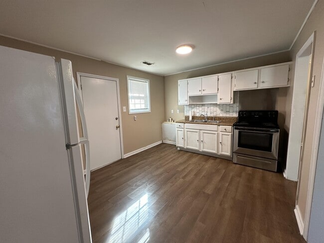 Building Photo - 1261 Thelbert Dr