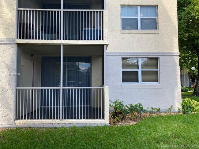 Building Photo - 8363 Lake Dr