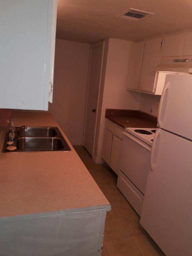 Foto del edificio - 12407 Ormandy Dr
