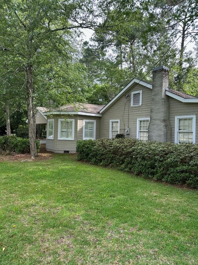 Building Photo - 508 W Alden Ave
