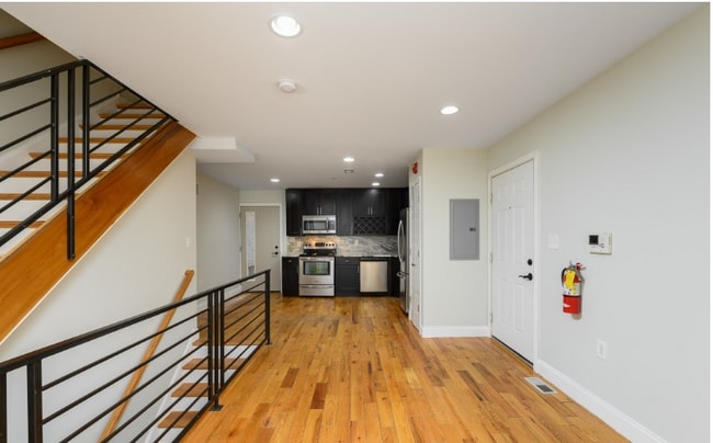 Building Photo - 422 N 40th St