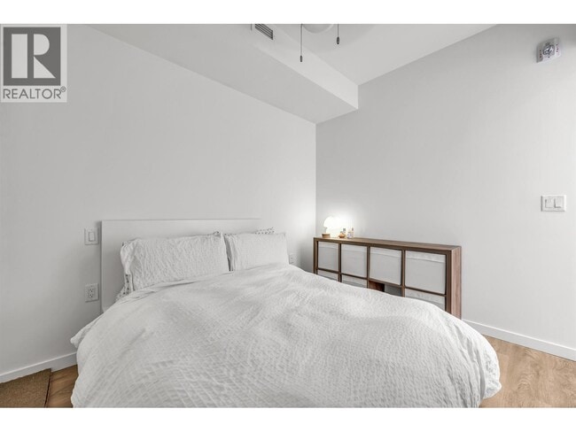 Photo du bâtiment - 725-725 Marine Dr