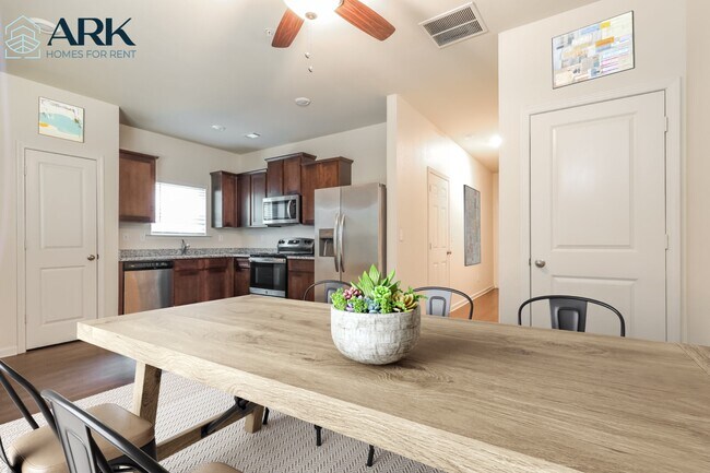 Foto del edificio - 201 Highwood Ln