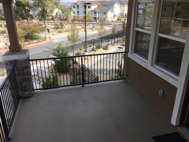Building Photo - Lake View Resort Style Condo with Garage a...