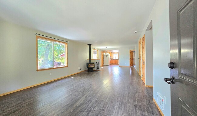 Foto del edificio - 3 Bedroom Home in Marysville Now Available!