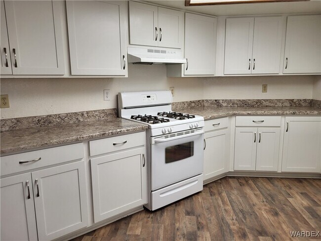 Foto del edificio - 2864 Country Club Dr