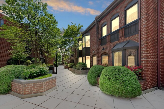 Building Photo - 1008 Paper Mill Ct NW