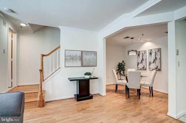 Foto del edificio - 2411 20th St NW