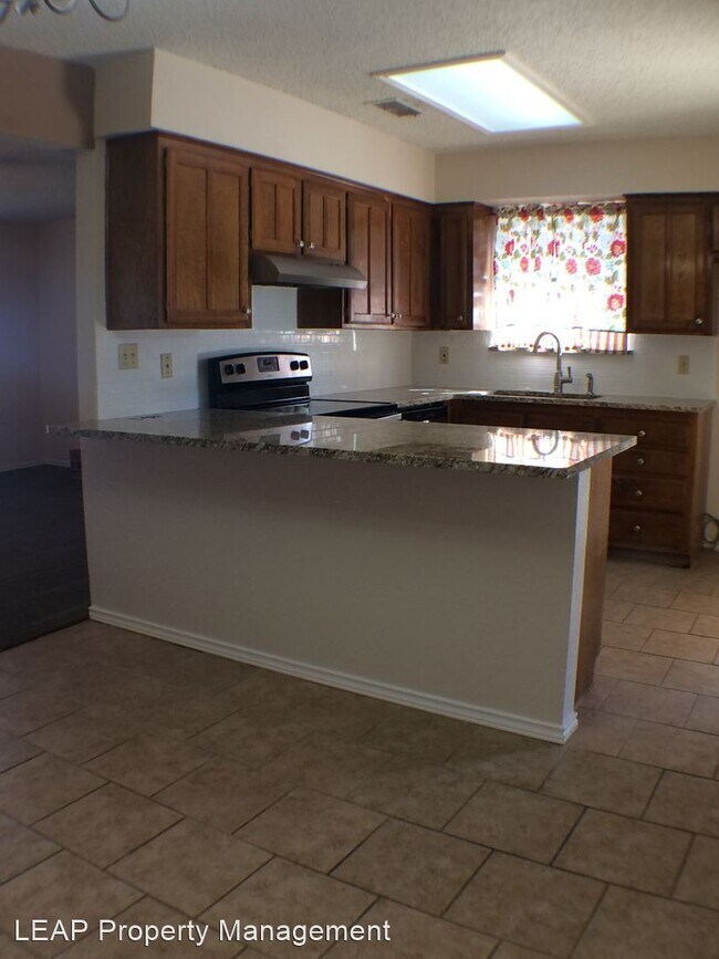 Foto del edificio - 3 br, 2 bath House - 112 Myers Drive #A