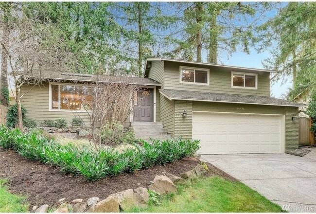 Building Photo - Kirkland Location, Charming 3 Bedroom - 1....