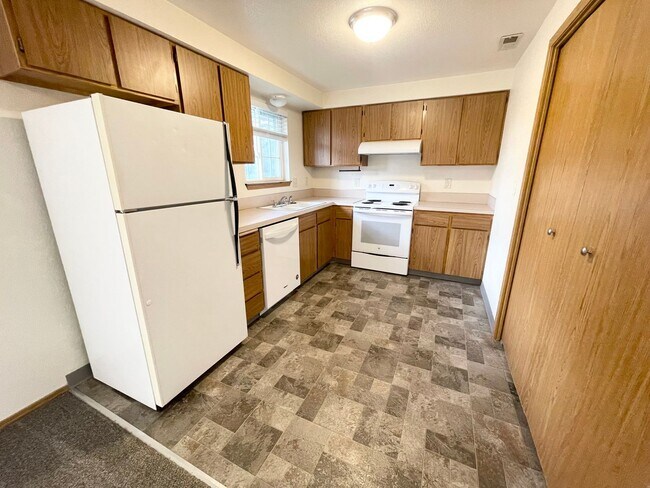 Foto del edificio - Beautiful 2 Bedroom 1 Bath Apartment- Close to BSU
