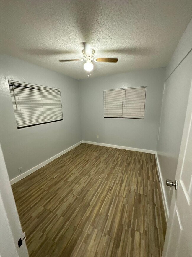 Foto del edificio - 2845/2847 W 6th St.