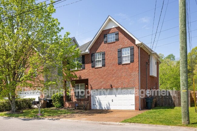 Foto del edificio - 703 Brent Glen Pl