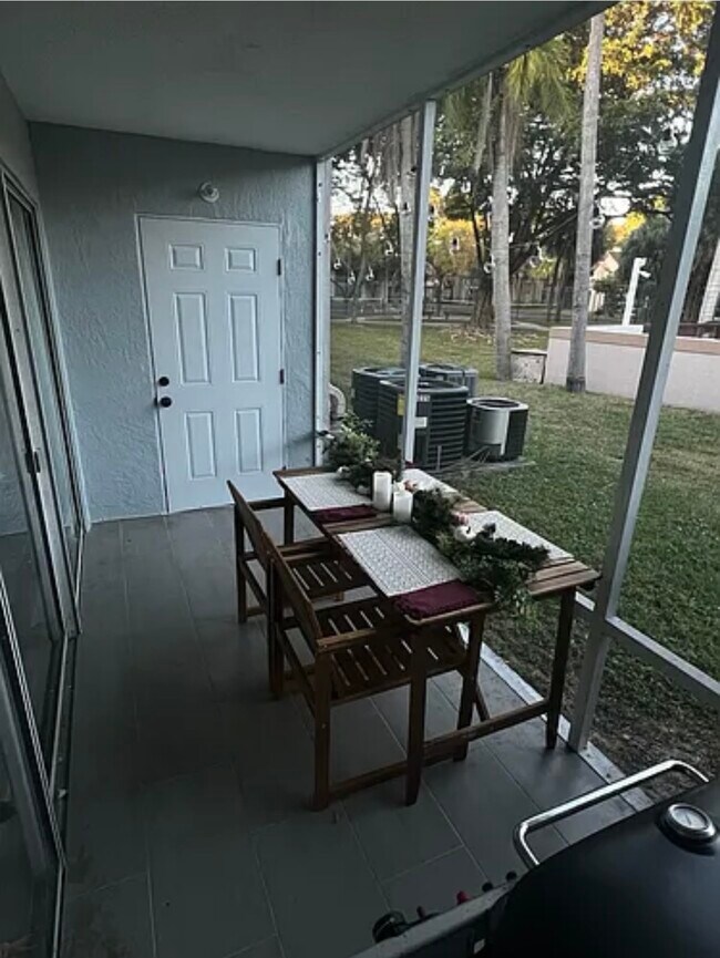 Foto del edificio - 9225 SW 141st Pl