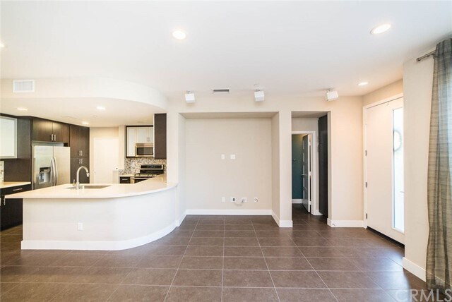 Foto del edificio - 11 Empire Dr