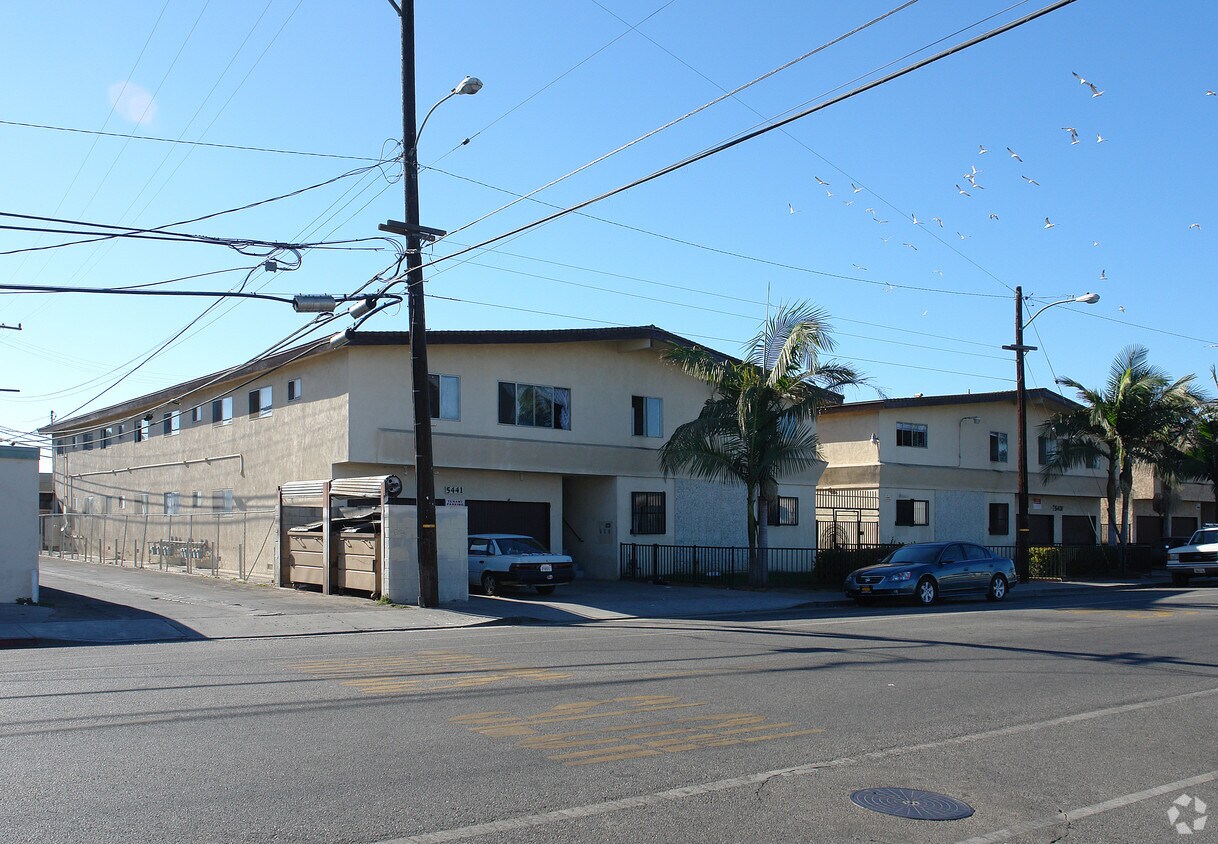 Primary Photo - 5431-5441 Perkins Rd