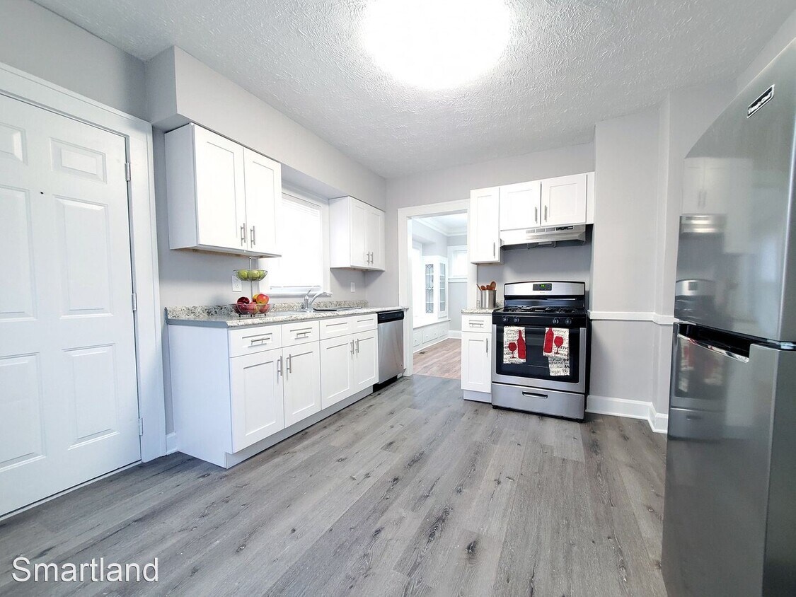 Primary Photo - 3 br, 1 bath House - 13119 Rexwood Avenue