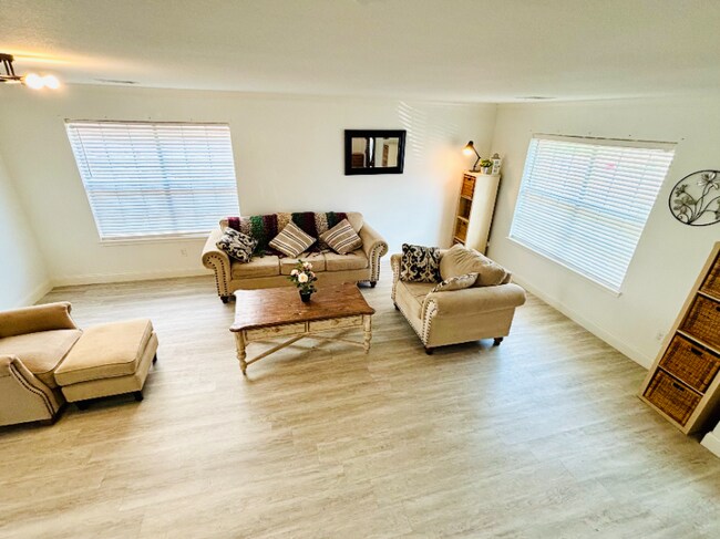 Foto del edificio - 3739 Brighton Springs Ln