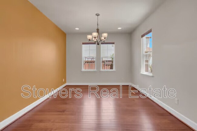 Building Photo - 521 N Miraloma Ct