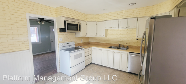 Building Photo - 2 br, 1 bath House - 10 Sherwood Drive