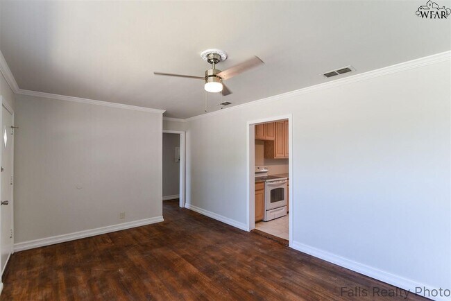 Building Photo - 3209 10th St