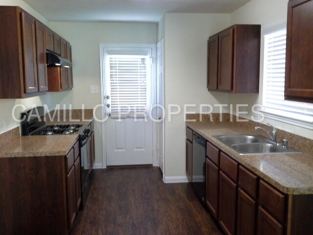 Foto del edificio - 5567 Latta Plantation Dr