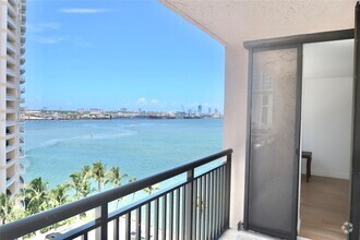 Building Photo - 540 Brickell Key Dr