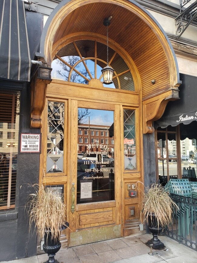 Building Photo - Metro Apartments