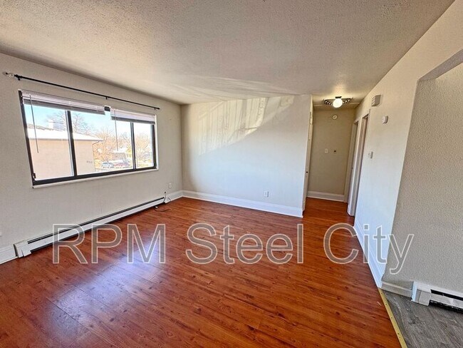 Foto del edificio - 924 E 5th St