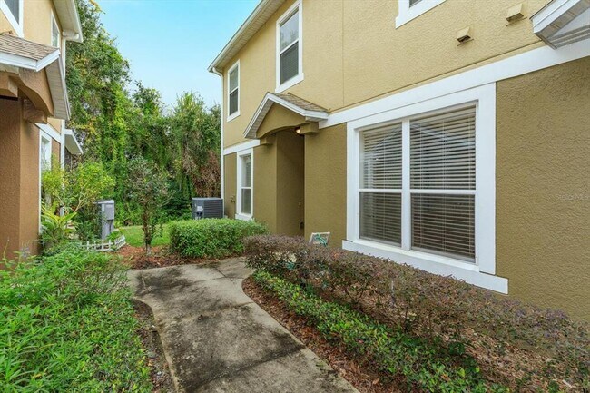 Foto del edificio - 1532 Broken Oak Dr