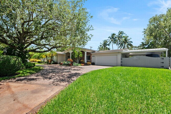 Foto del edificio - Stunning 4BR/3BA Pool Home with Outdoor Oa...