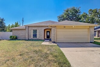 Building Photo - 821 Clement Dr