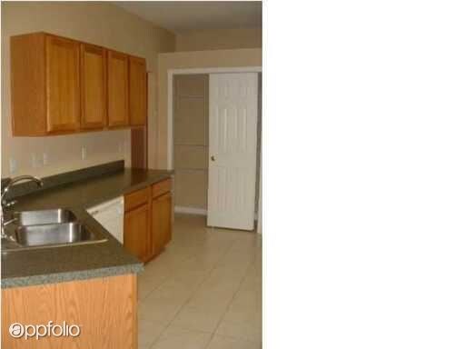 Foto del edificio - 428 Verb St