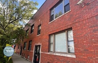 Building Photo - 4811 W Warwick Ave