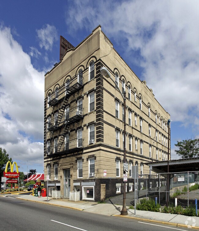 3501 Kennedy Blvd, Union City, NJ 07087 Apartments - Union City, NJ