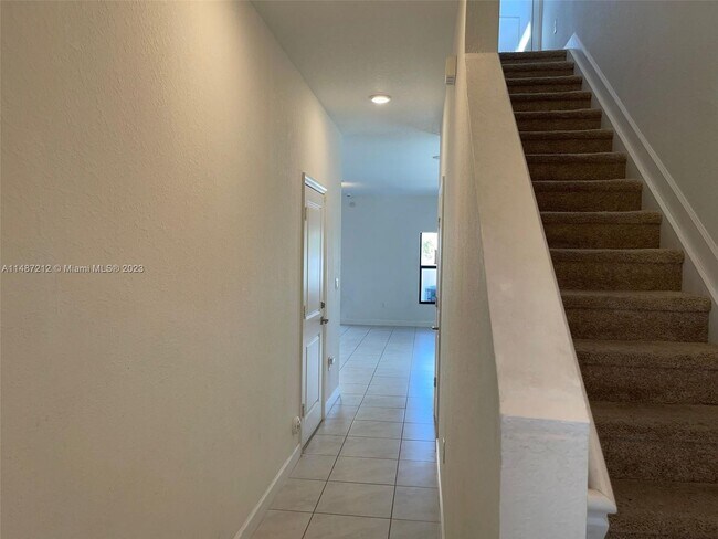 Foto del edificio - 600 SW 12th St